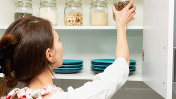 How to Keep a Small Kitchen Organized