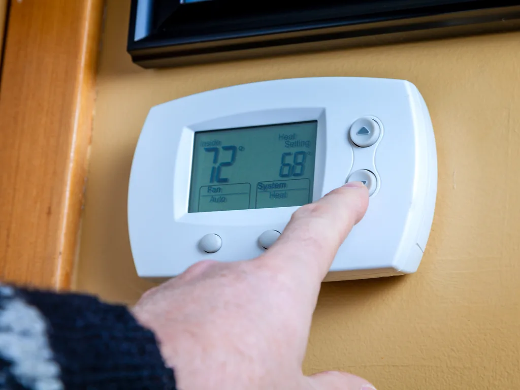 10 Ways to Cut Your Living Costs at Home